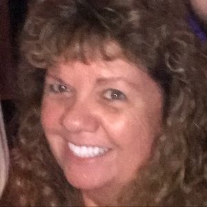 Meet your Posher, Debbie